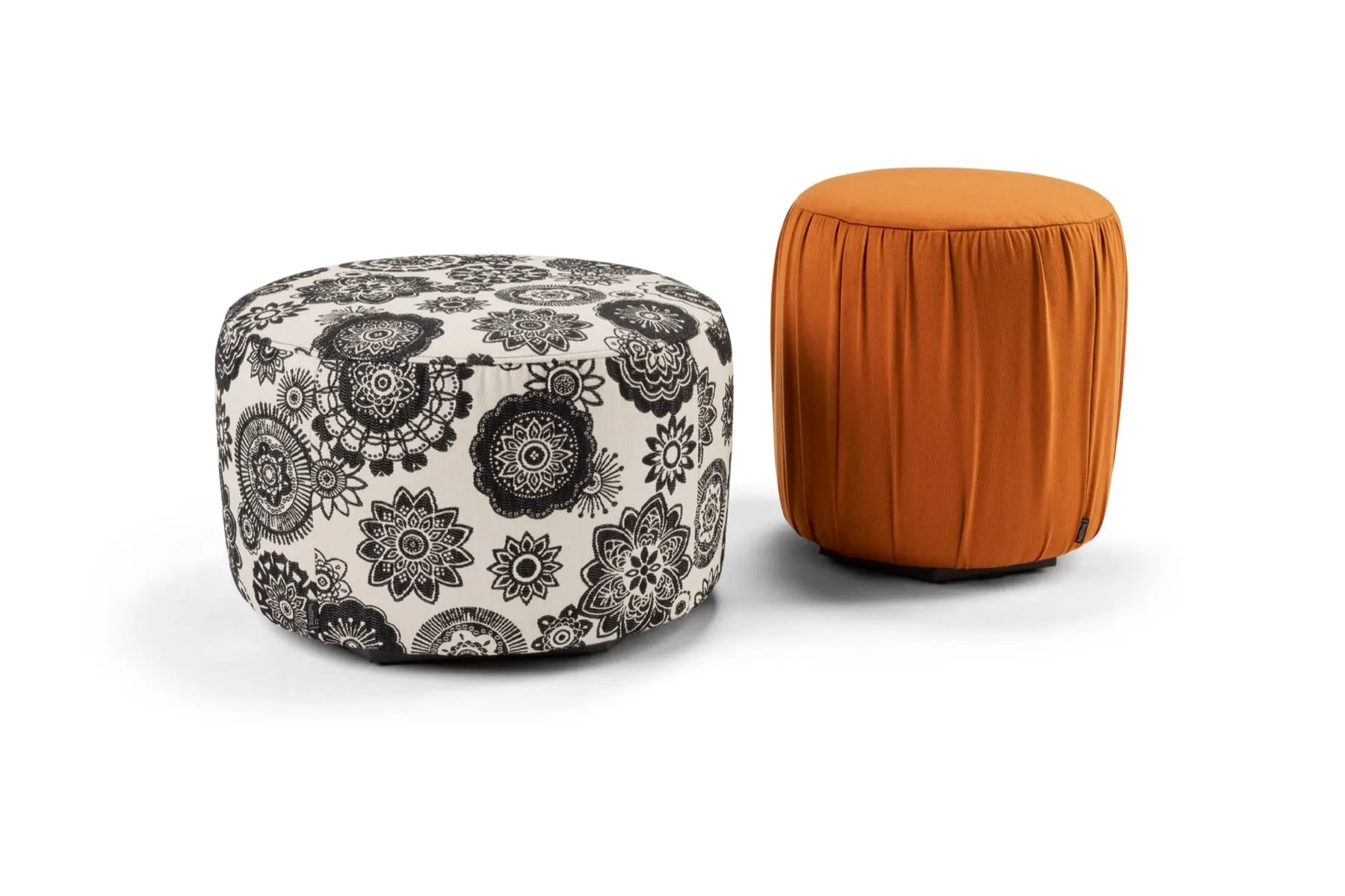 Outdoor-Hocker Dots mit gemustertem und orangefarbenem Bezug