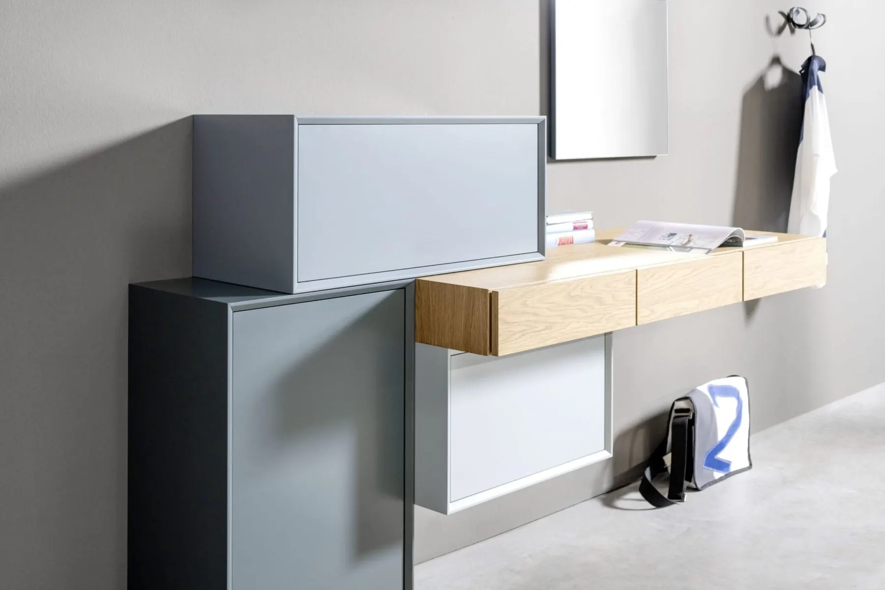 Garderobe Modo in Blaugrau mit Ablage aus Eiche