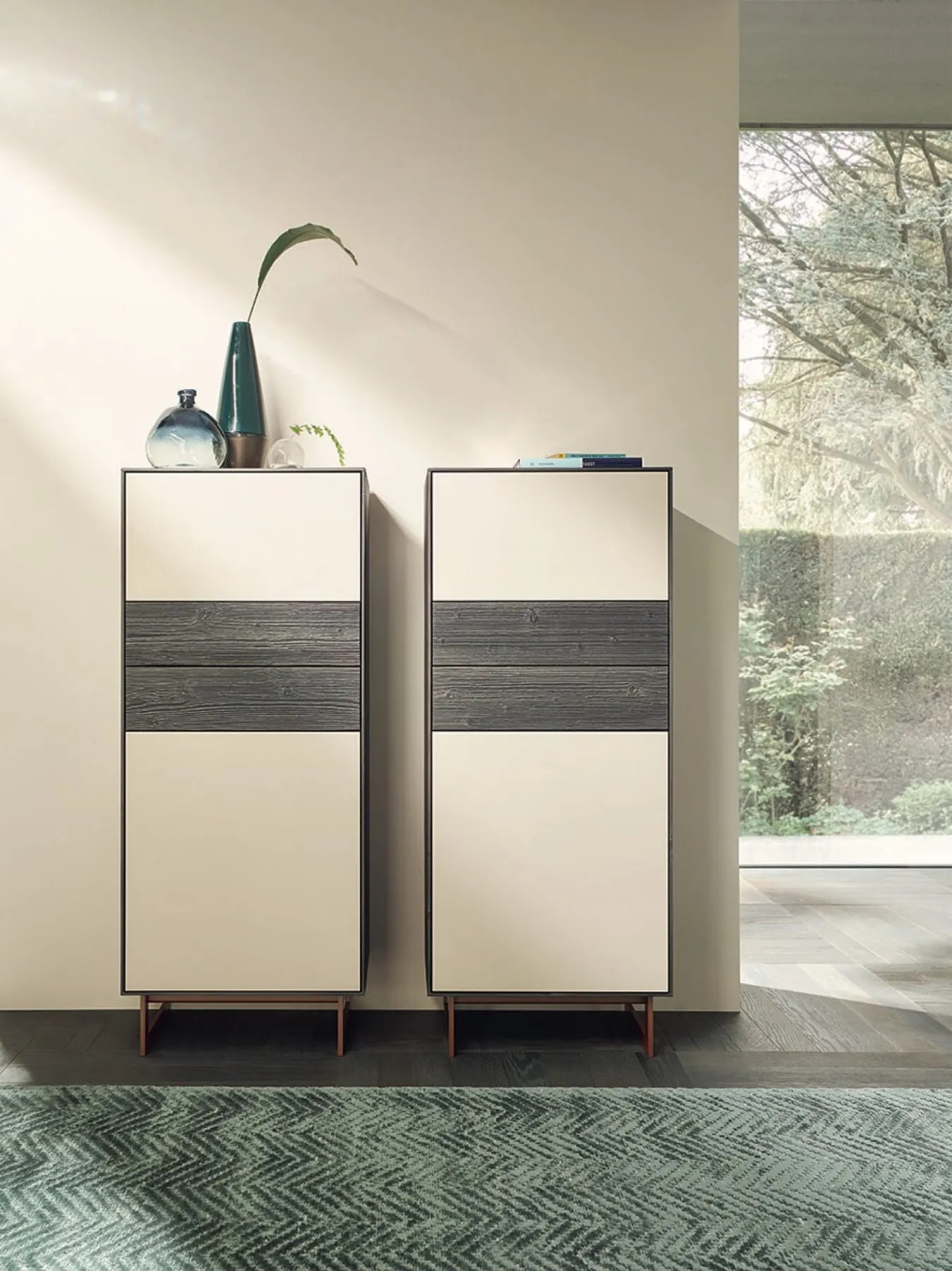Zwei Highboards aus Bergfichte mit Fronten in Schieferoptik